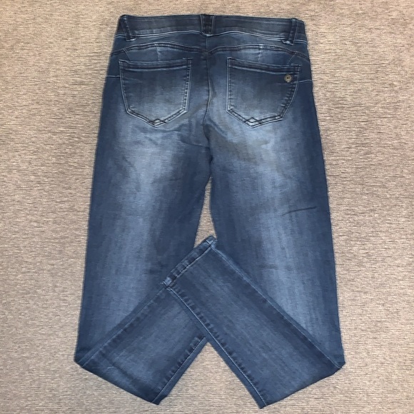 Democracy Jeans - Picture 2 of 7